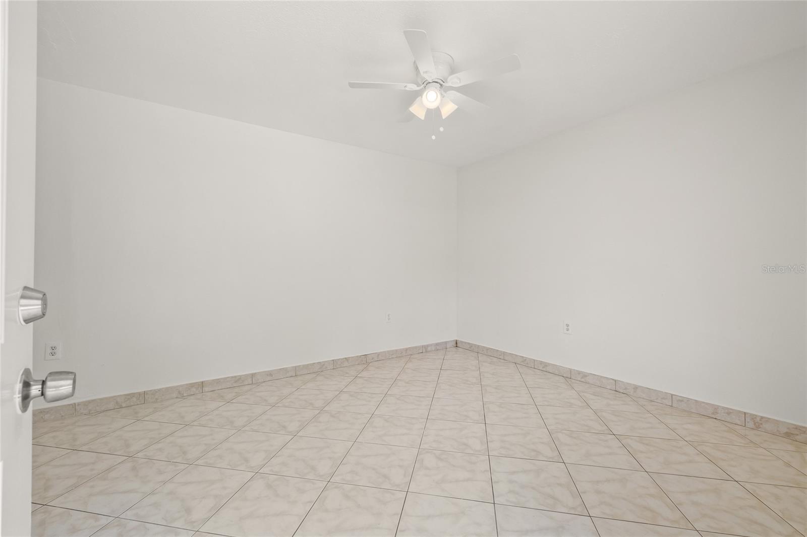 Image 45 of 59 For 7612 S 36th Avenue