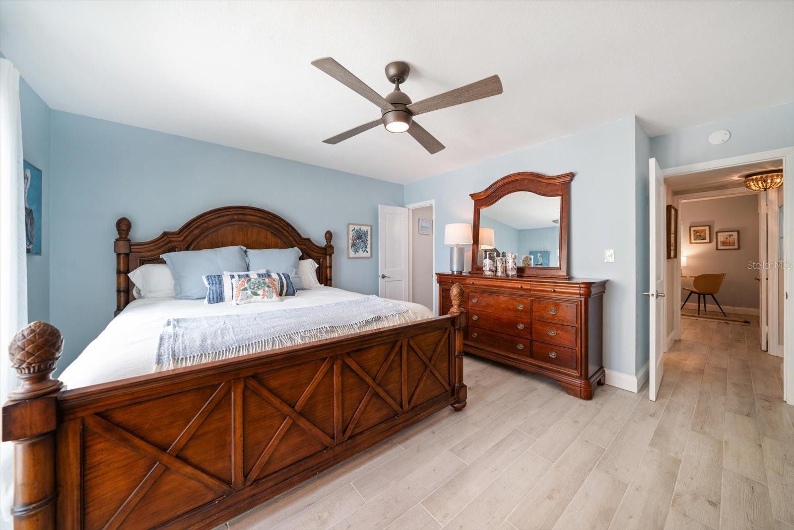 Image 16 of 39 For 868 Bayway Boulevard 206