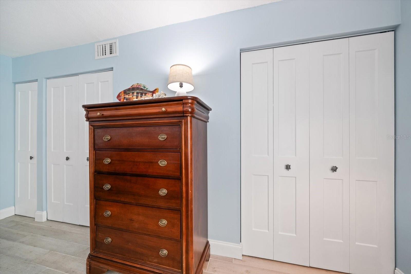Image 18 of 39 For 868 Bayway Boulevard 206