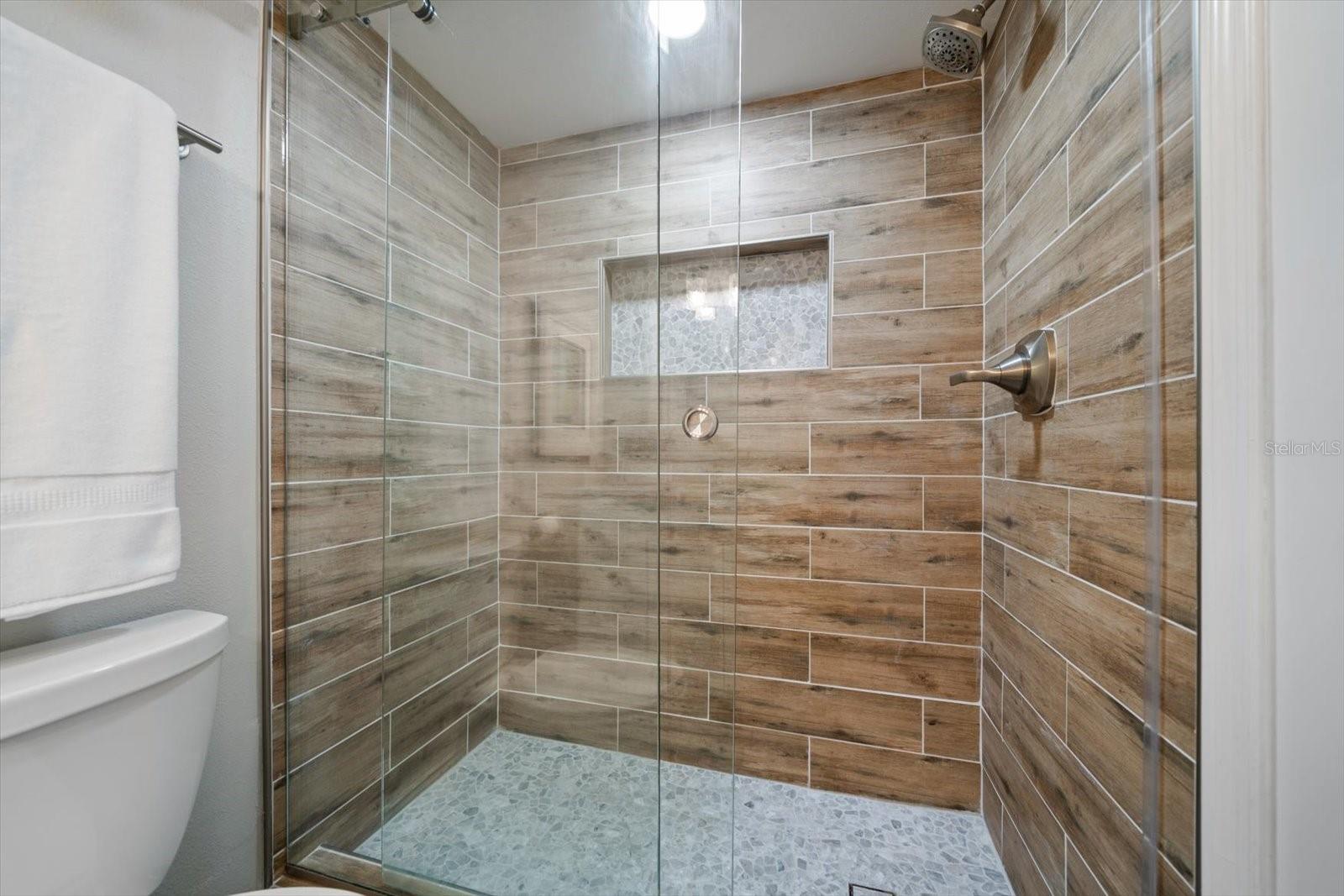 Image 25 of 39 For 868 Bayway Boulevard 206