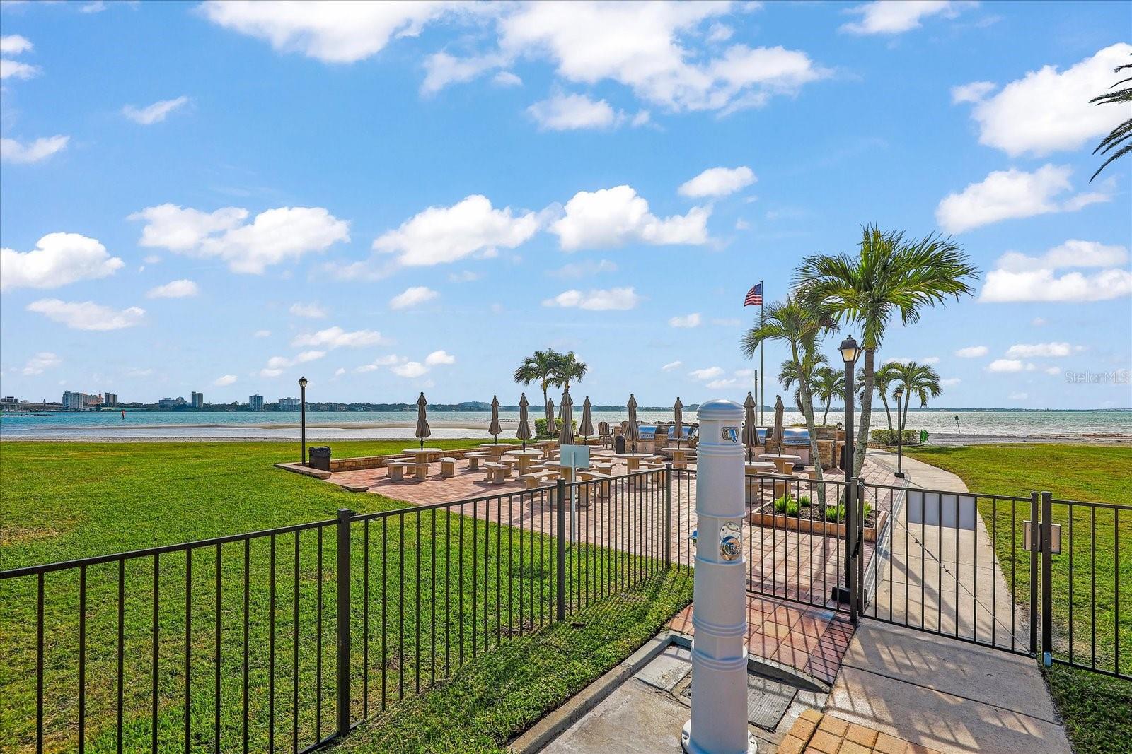 Image 31 of 39 For 868 Bayway Boulevard 206