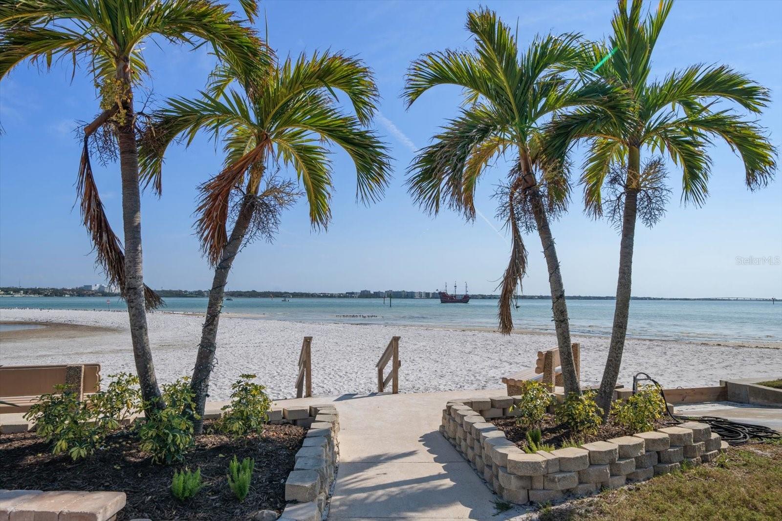 Image 35 of 39 For 868 Bayway Boulevard 206
