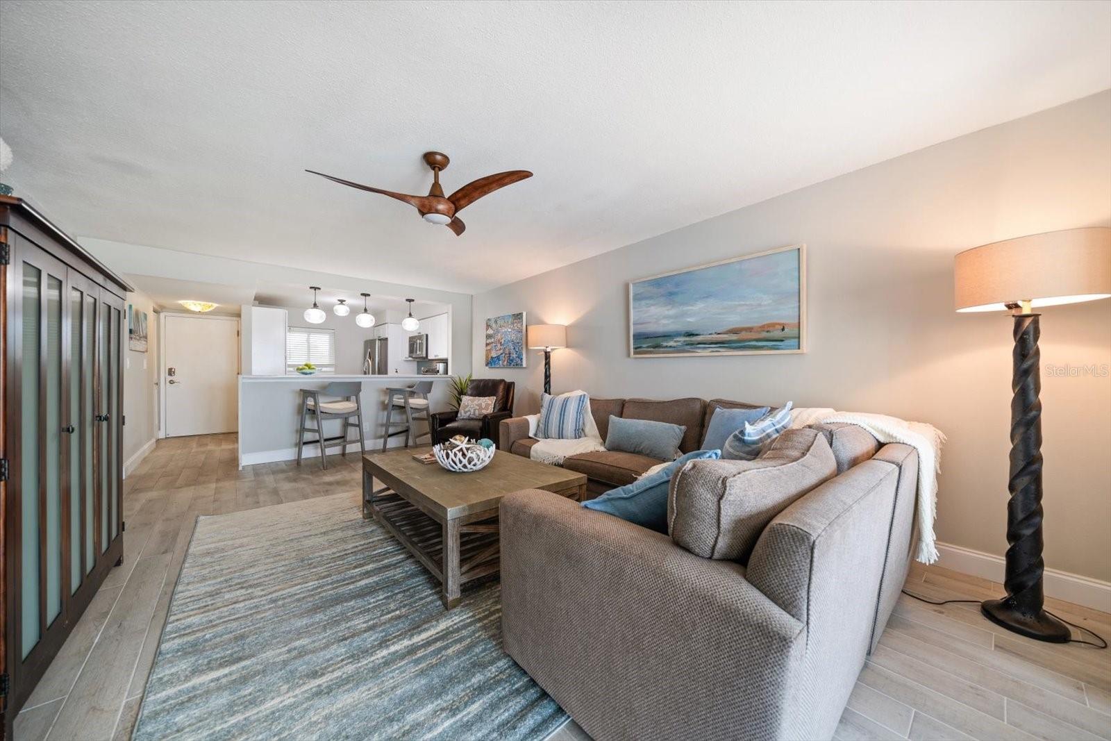 Image 5 of 39 For 868 Bayway Boulevard 206