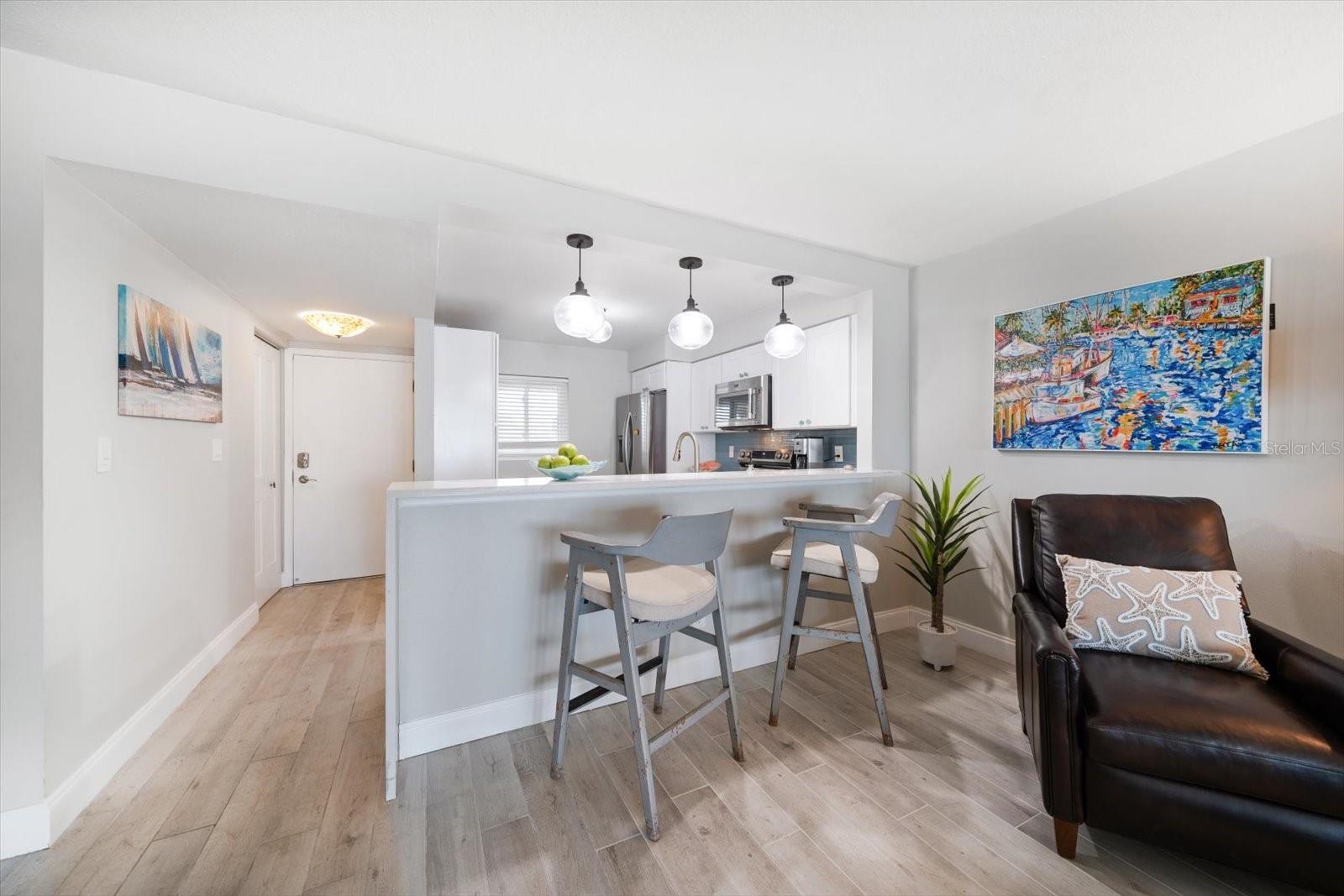 Image 6 of 39 For 868 Bayway Boulevard 206