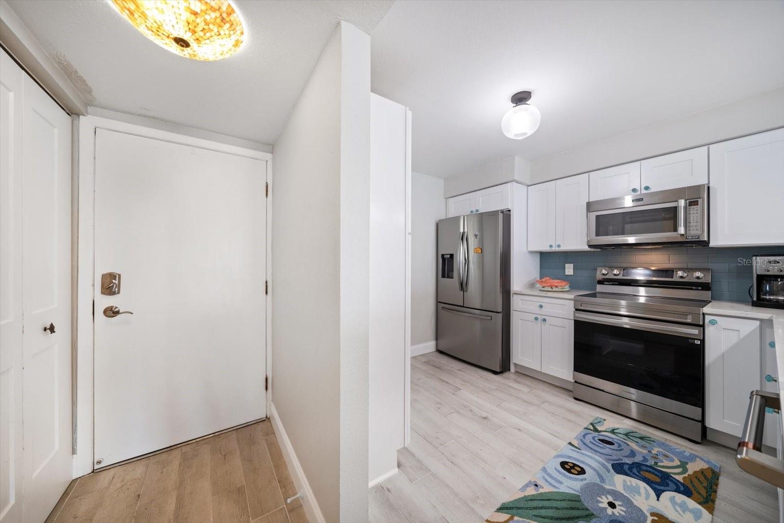 Image 7 of 39 For 868 Bayway Boulevard 206