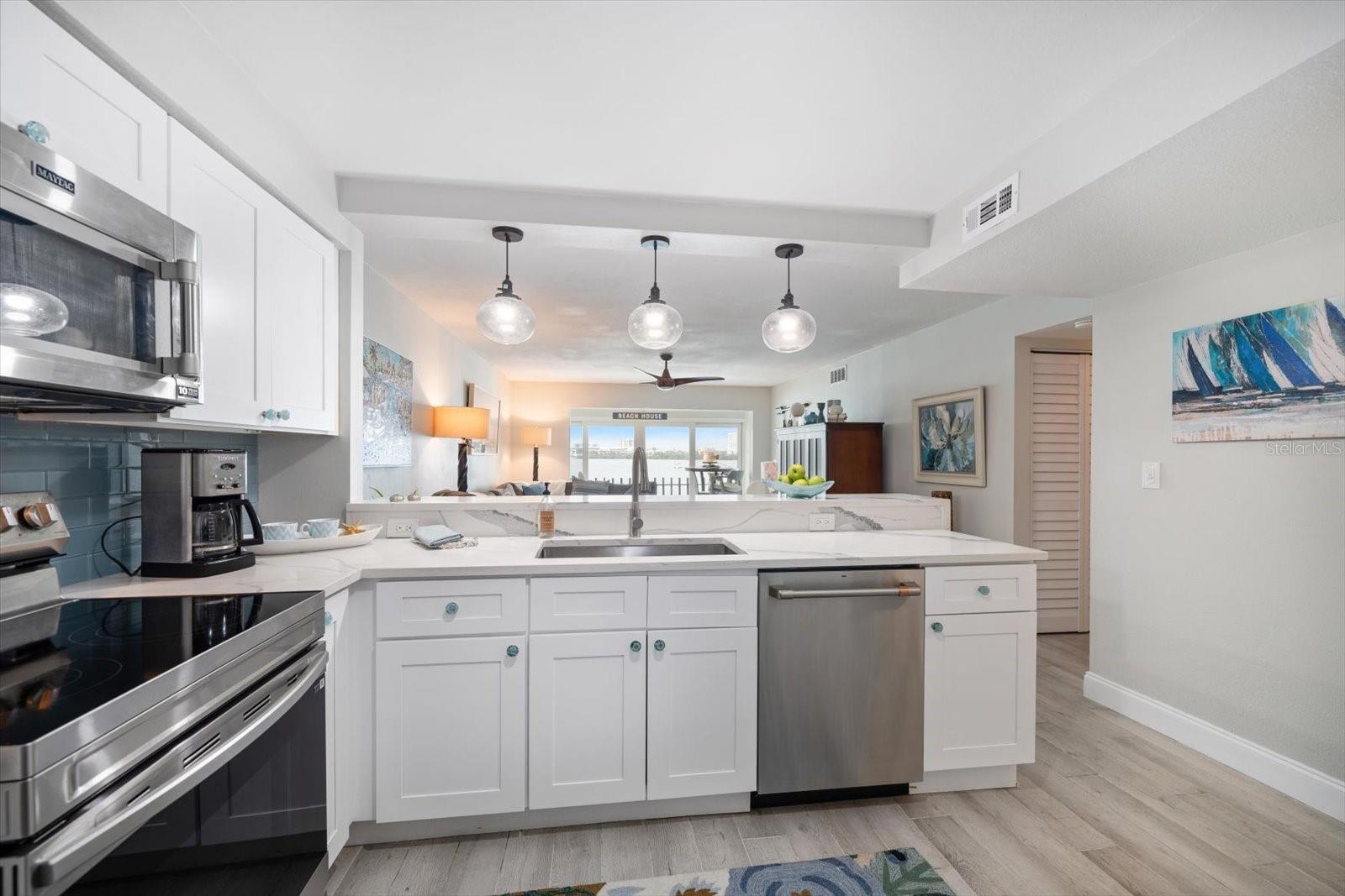 Image 9 of 39 For 868 Bayway Boulevard 206