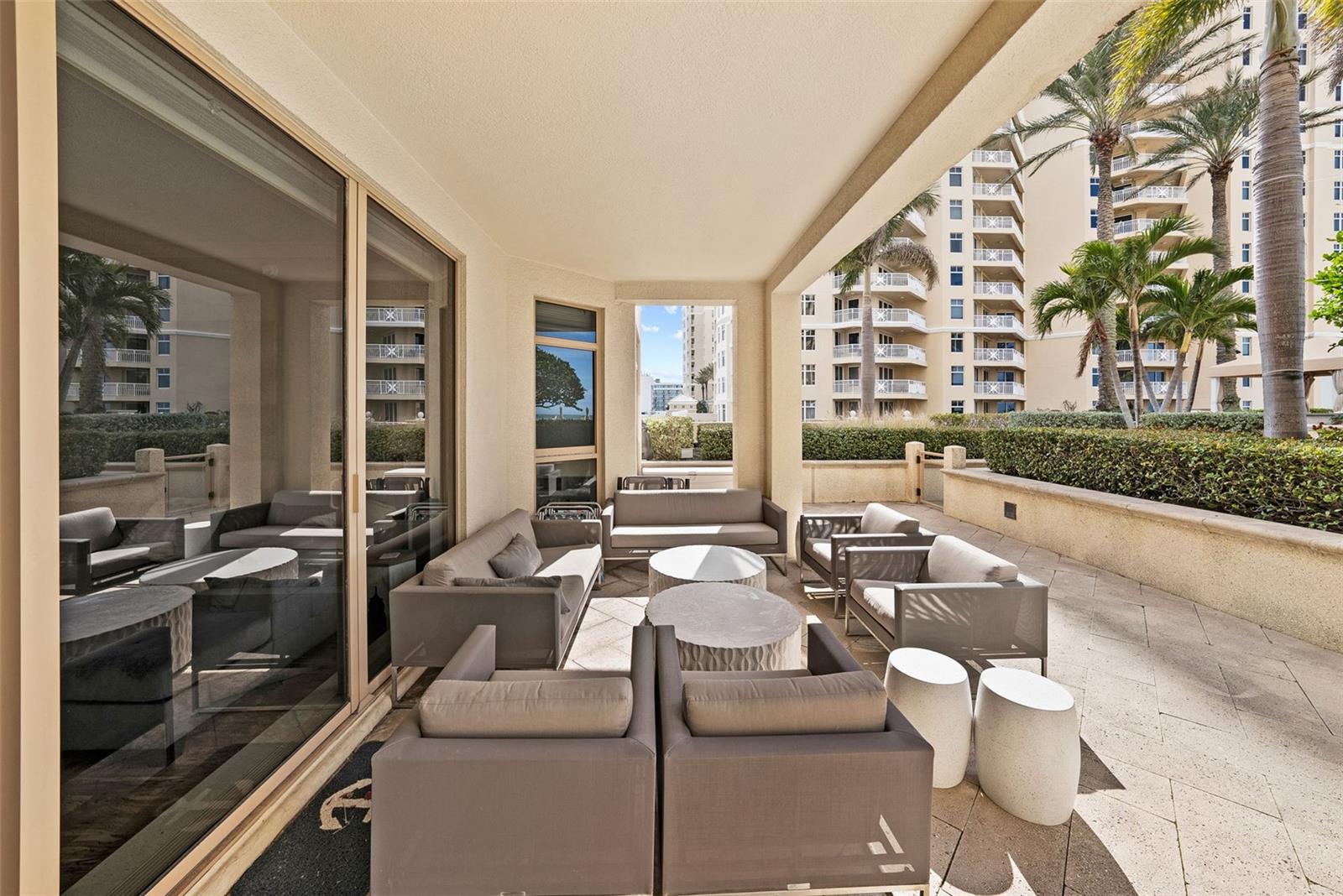 Image 17 of 100 For 470 Mandalay Avenue 303