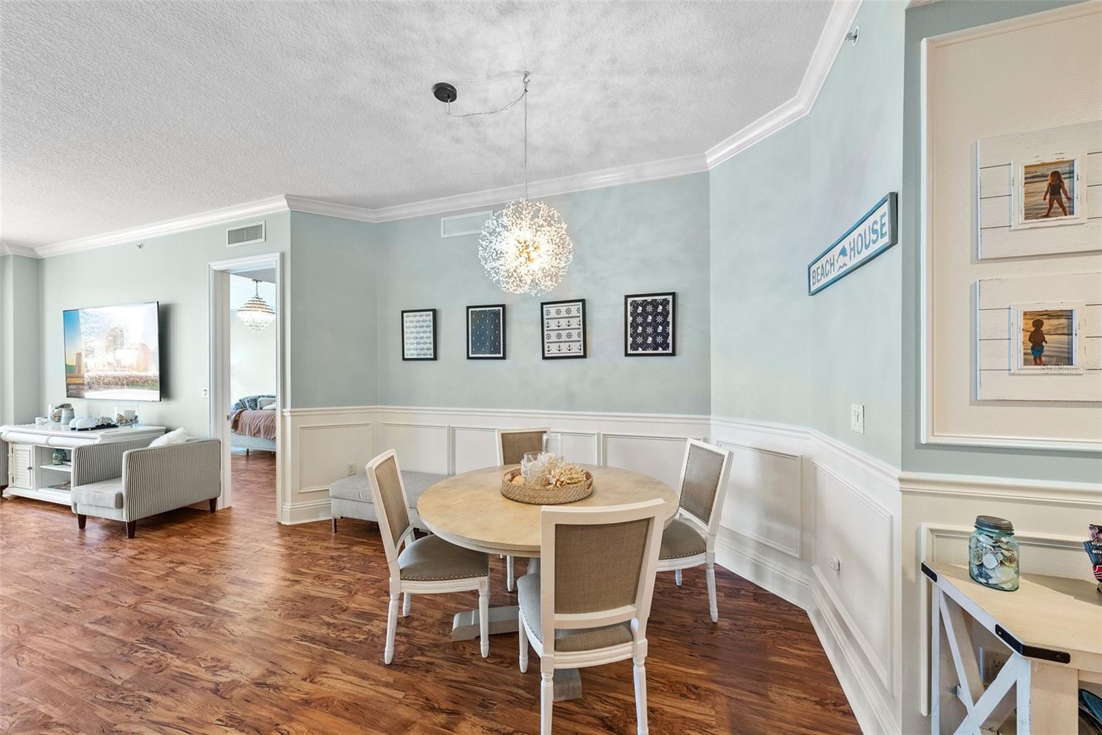 Image 37 of 100 For 470 Mandalay Avenue 303