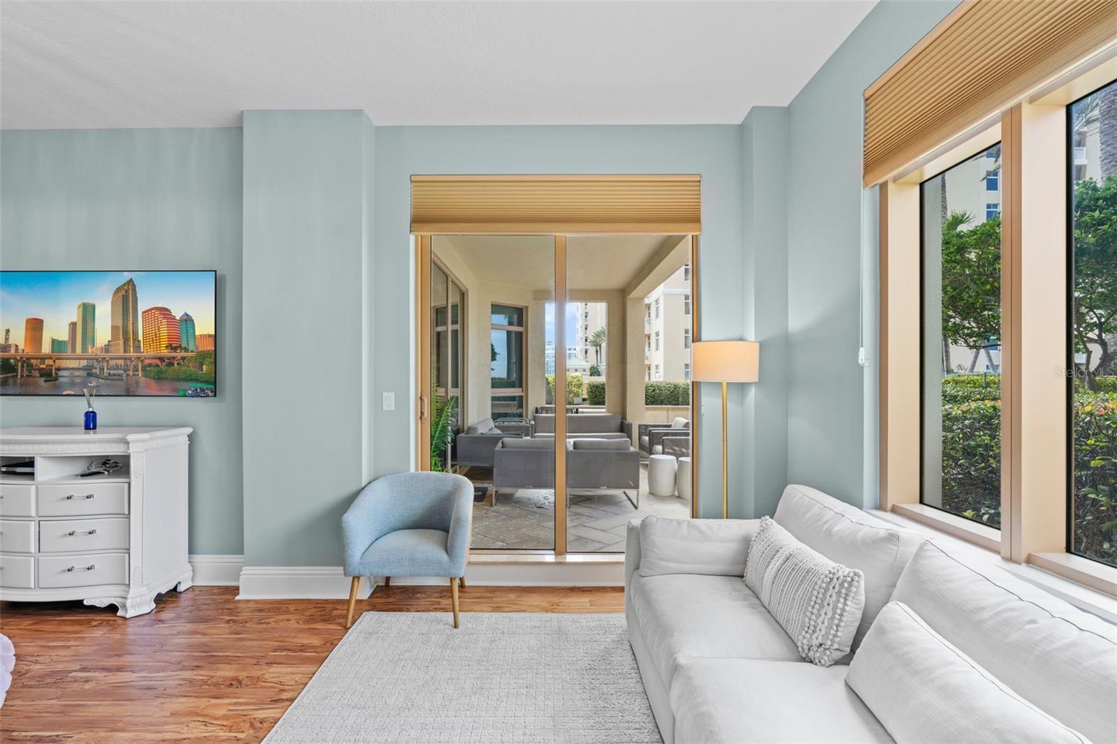 Image 46 of 100 For 470 Mandalay Avenue 303