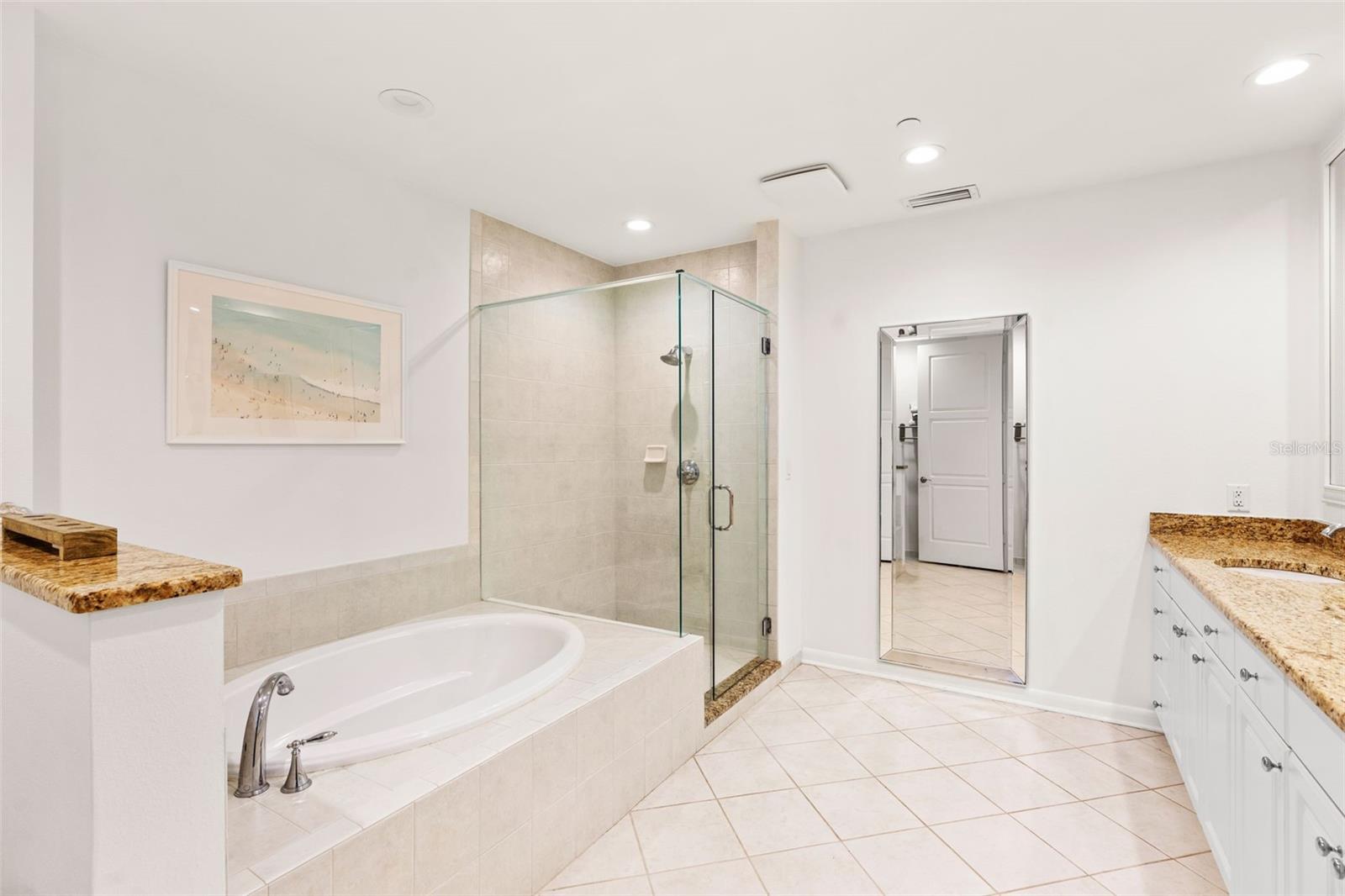 Image 49 of 100 For 470 Mandalay Avenue 303