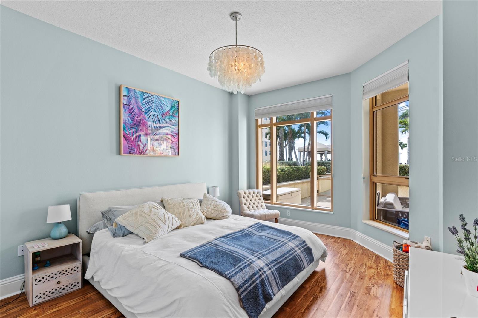 Image 58 of 100 For 470 Mandalay Avenue 303