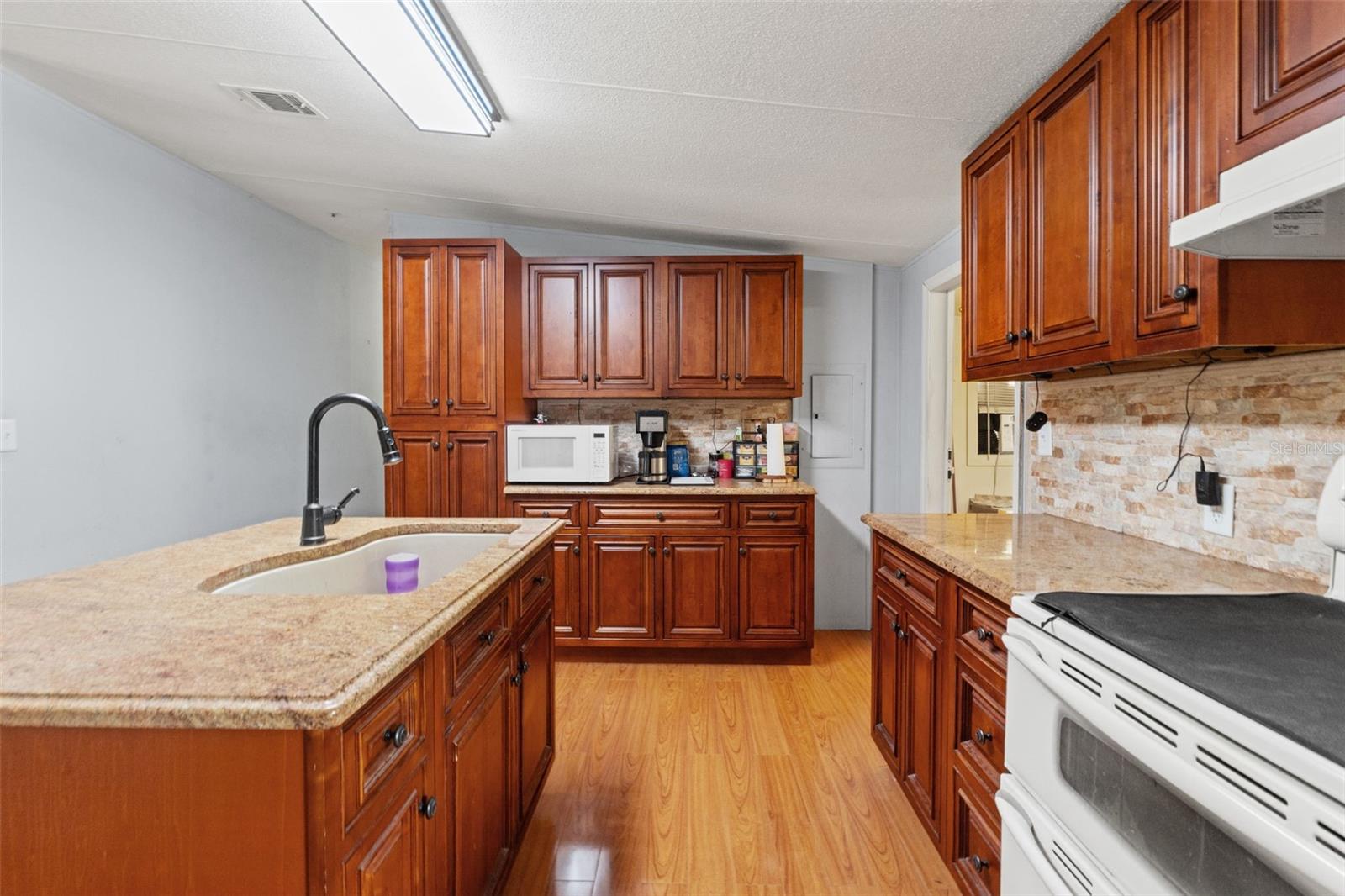 Image 11 of 48 For 6530 155th Street