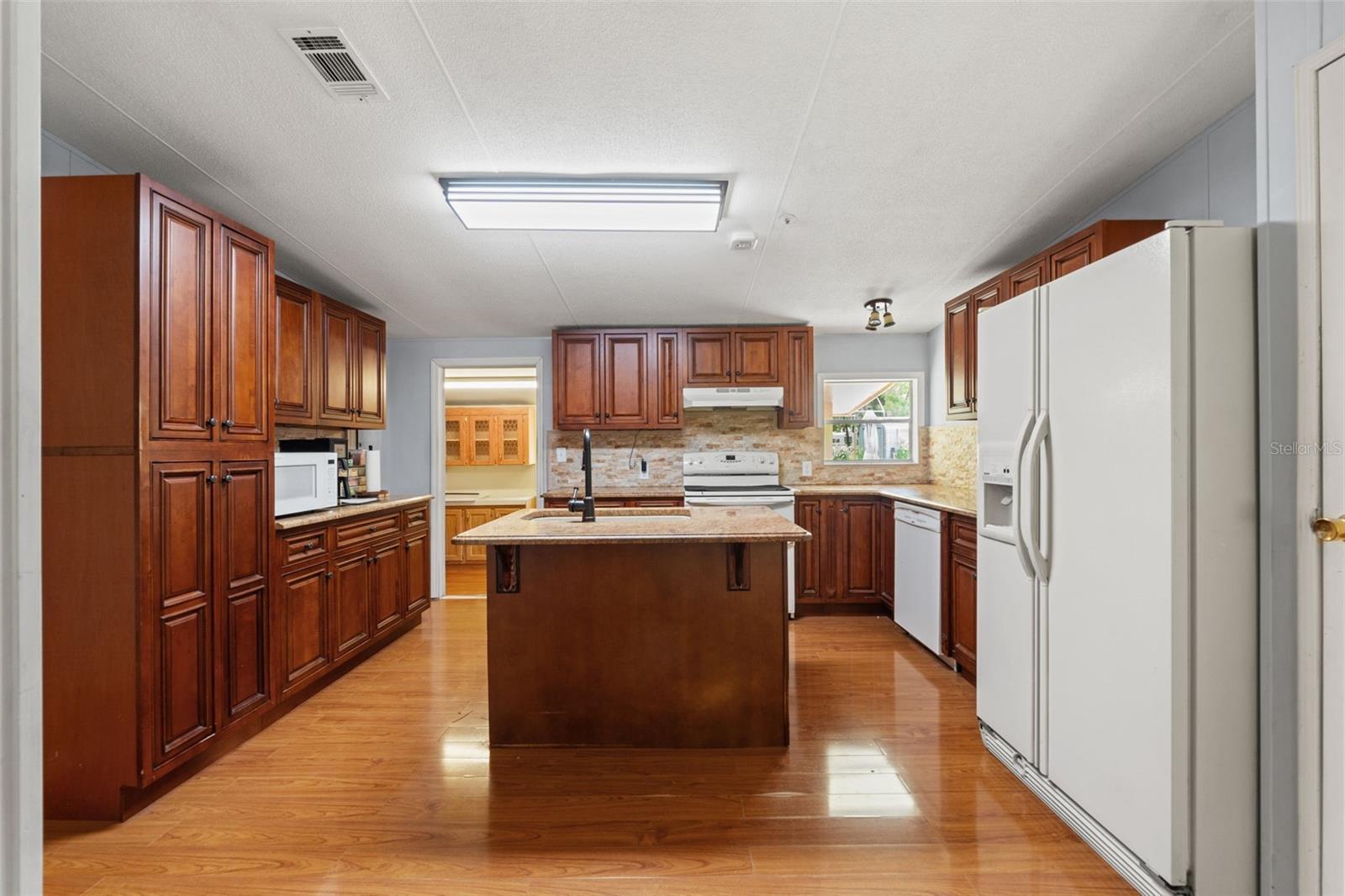 Image 9 of 48 For 6530 155th Street