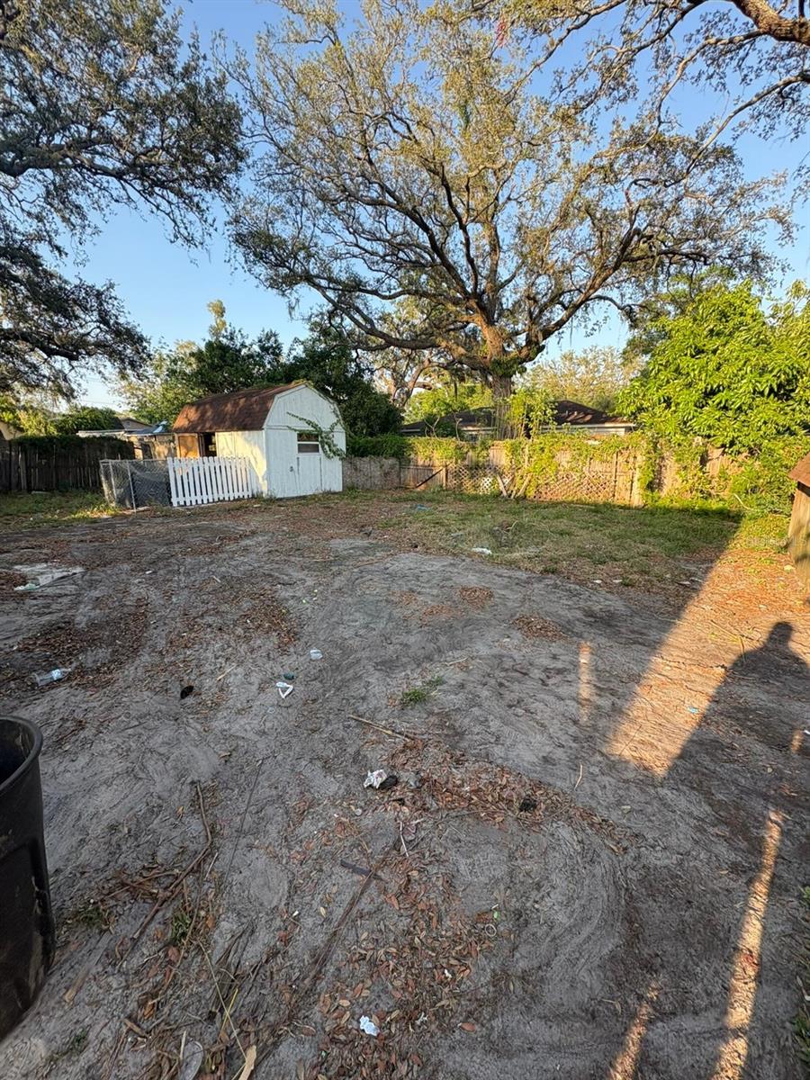 Image 12 of 21 For 10803 Florence Avenue