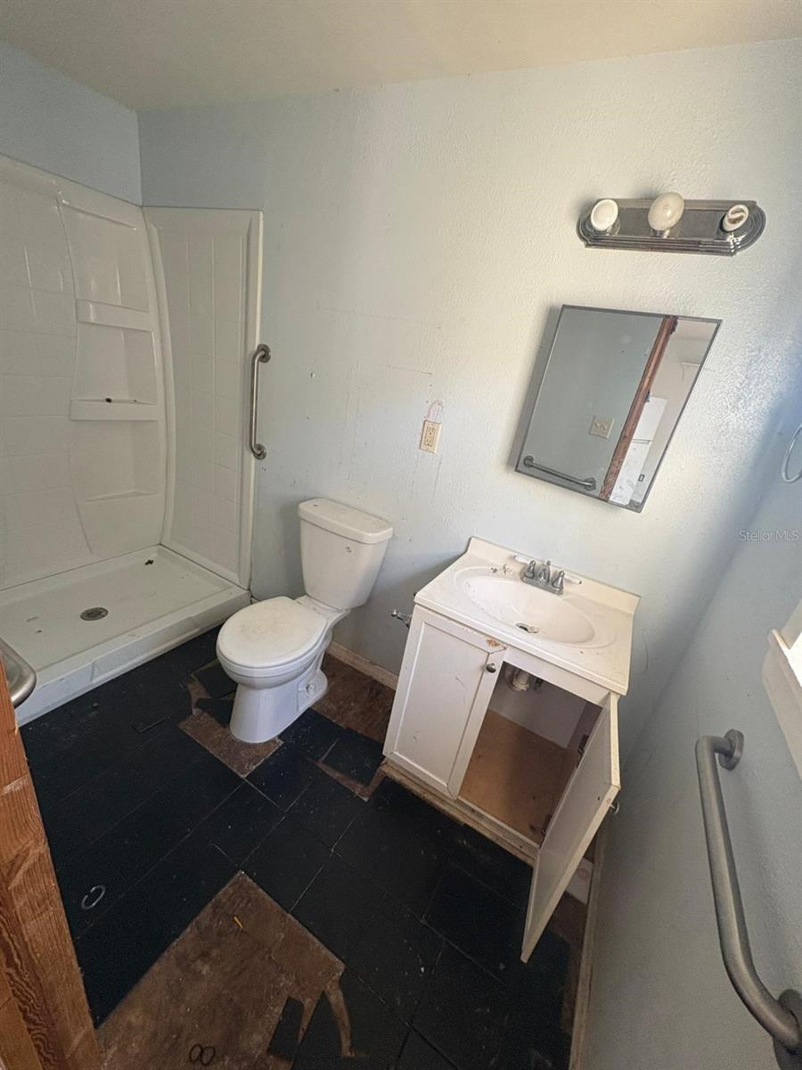Image 16 of 21 For 10803 Florence Avenue