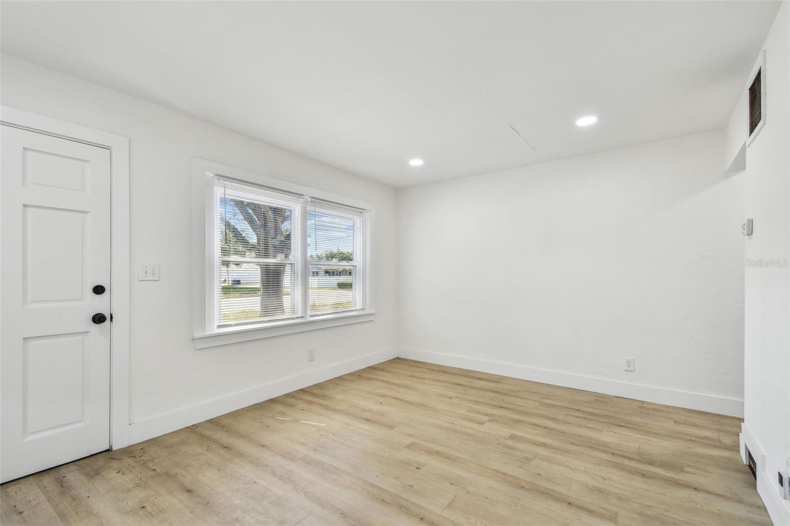 Image 14 of 53 For 3535 16th Street N