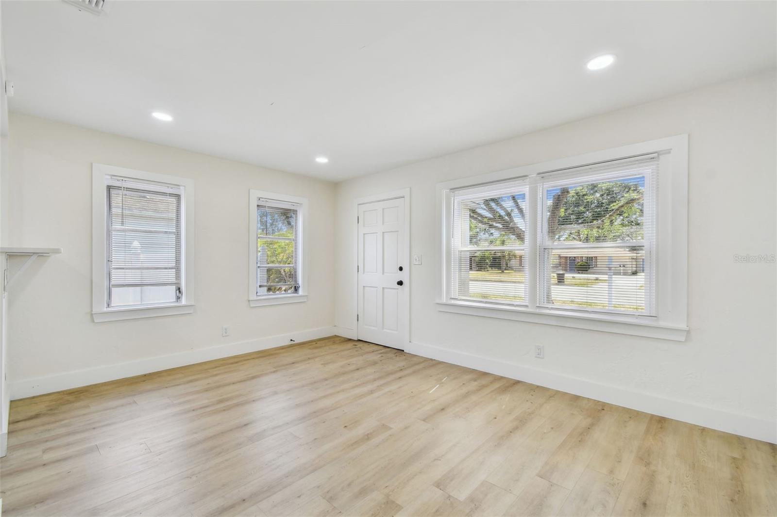 Image 15 of 53 For 3535 16th Street N