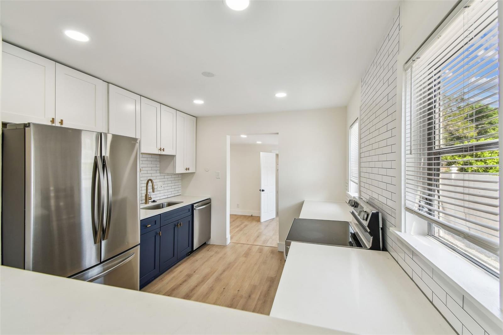 Image 17 of 53 For 3535 16th Street N