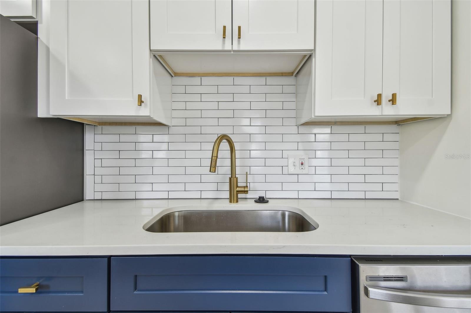 Image 21 of 53 For 3535 16th Street N