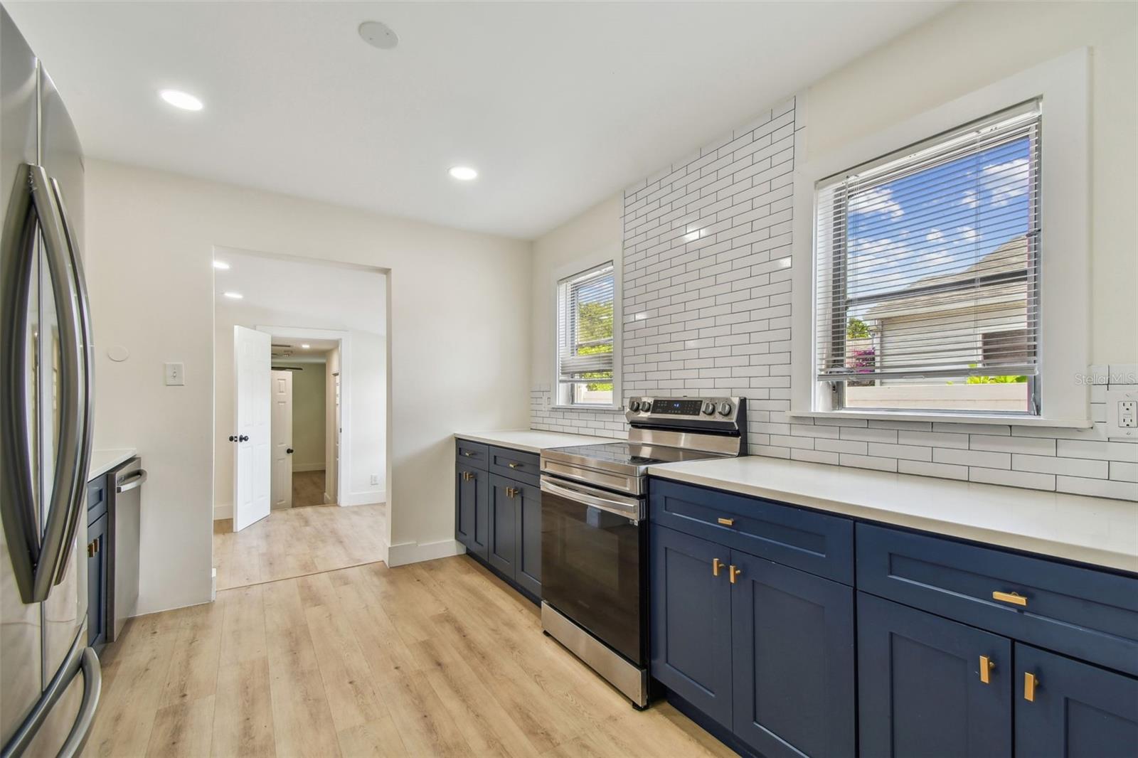 Image 22 of 53 For 3535 16th Street N
