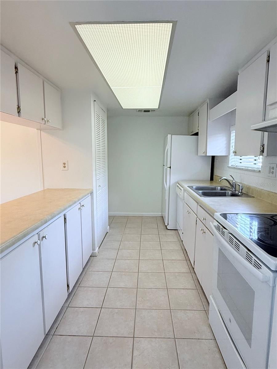 Image 4 of 16 For 8608 Lake Isle Drive 169