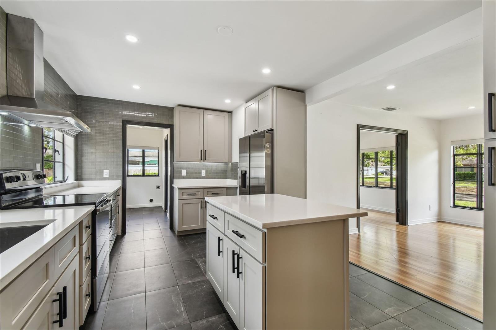 Image 41 of 85 For 4560 7th Avenue N