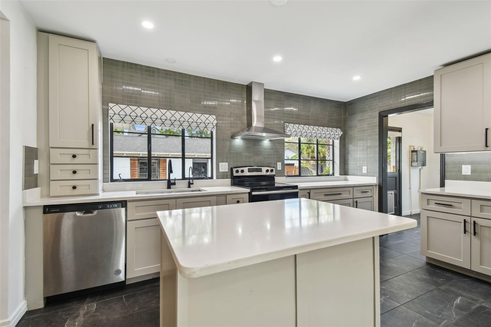 Image 42 of 85 For 4560 7th Avenue N