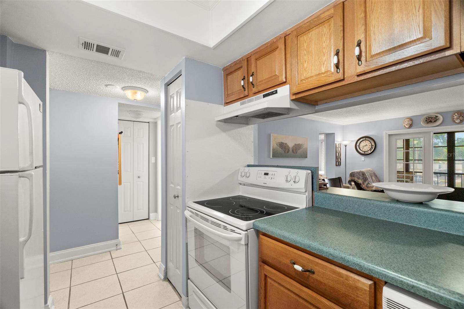 Image 10 of 31 For 7701 Starkey Road 332
