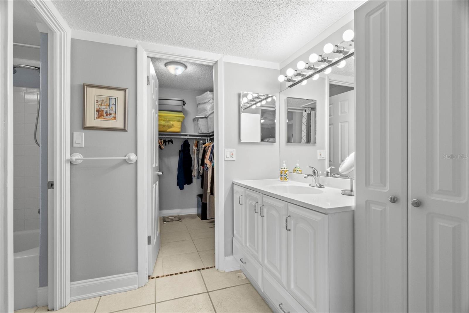 Image 20 of 31 For 7701 Starkey Road 332
