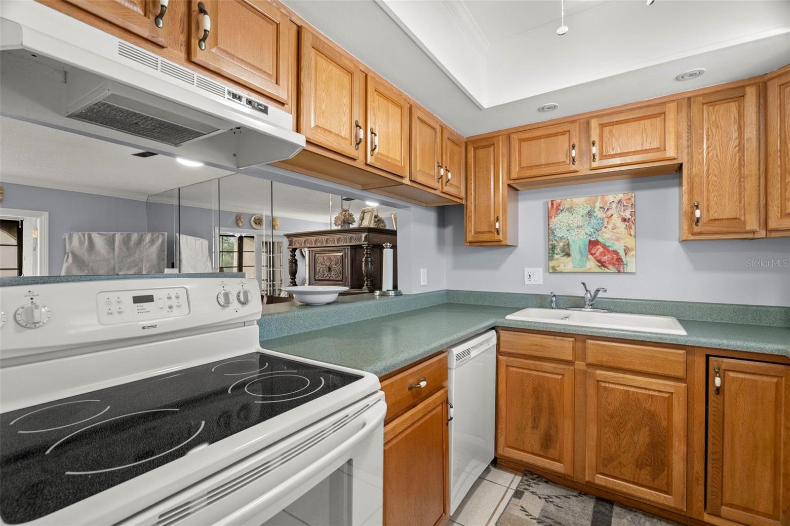 Image 9 of 31 For 7701 Starkey Road 332