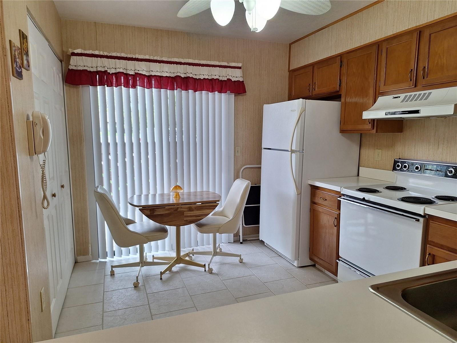 Image 6 of 17 For 2910 Star Apple Court