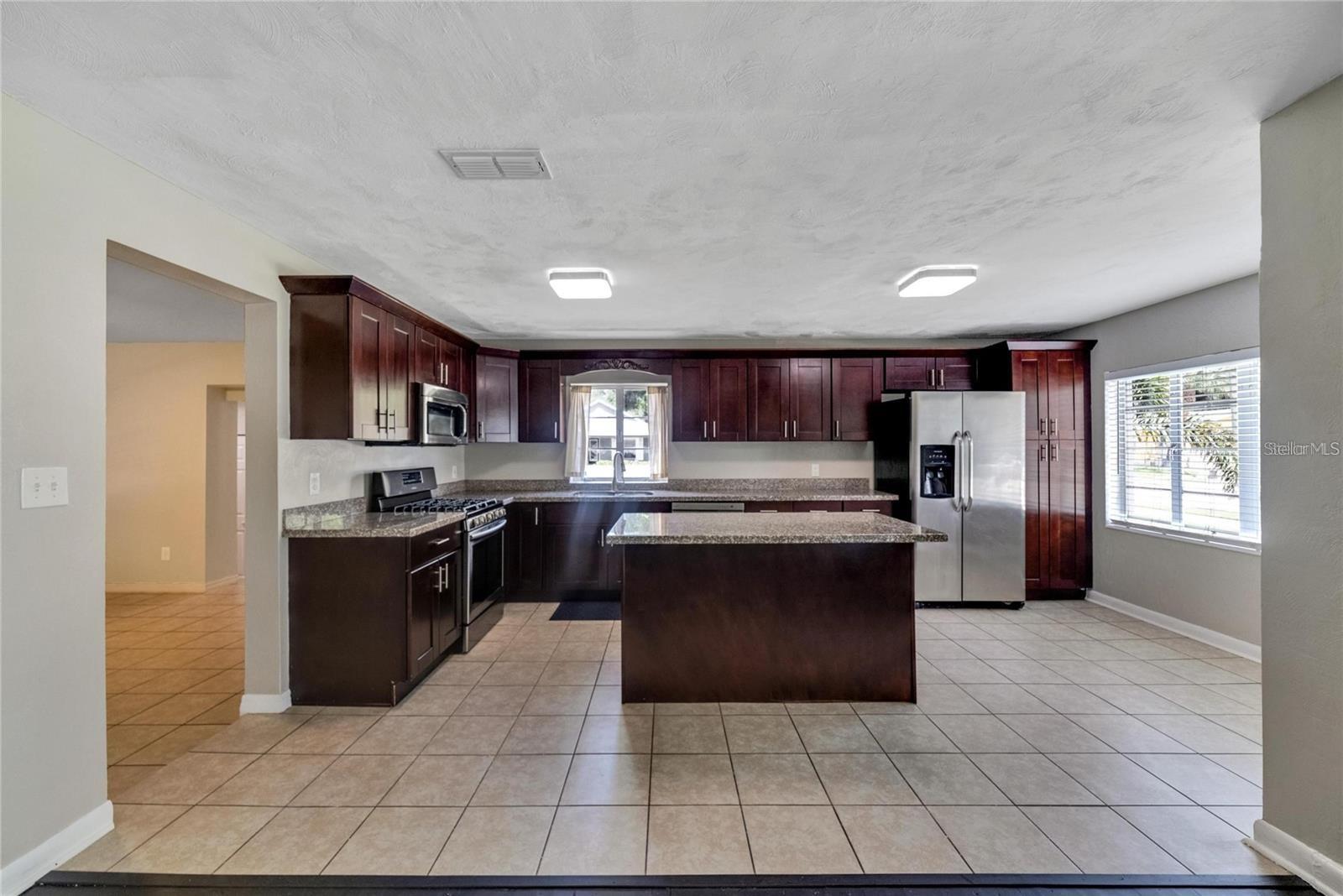 Image 12 of 65 For 6110 Suwanee Avenue