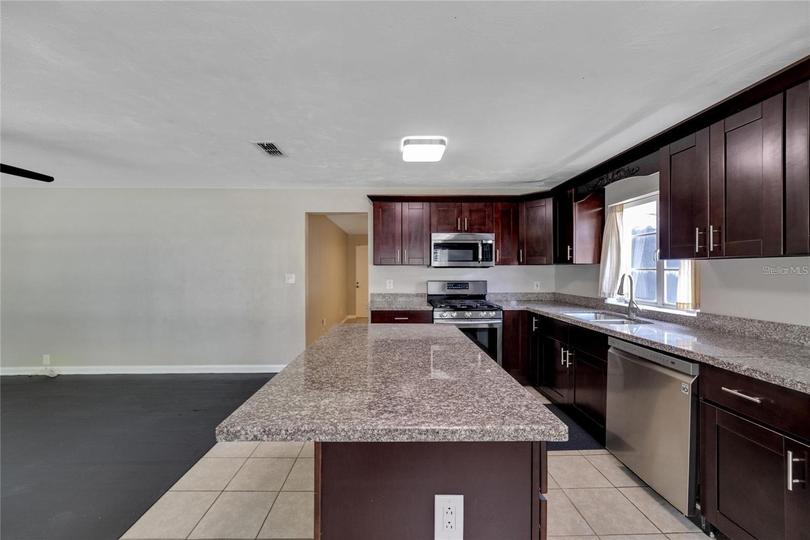 Image 16 of 65 For 6110 Suwanee Avenue