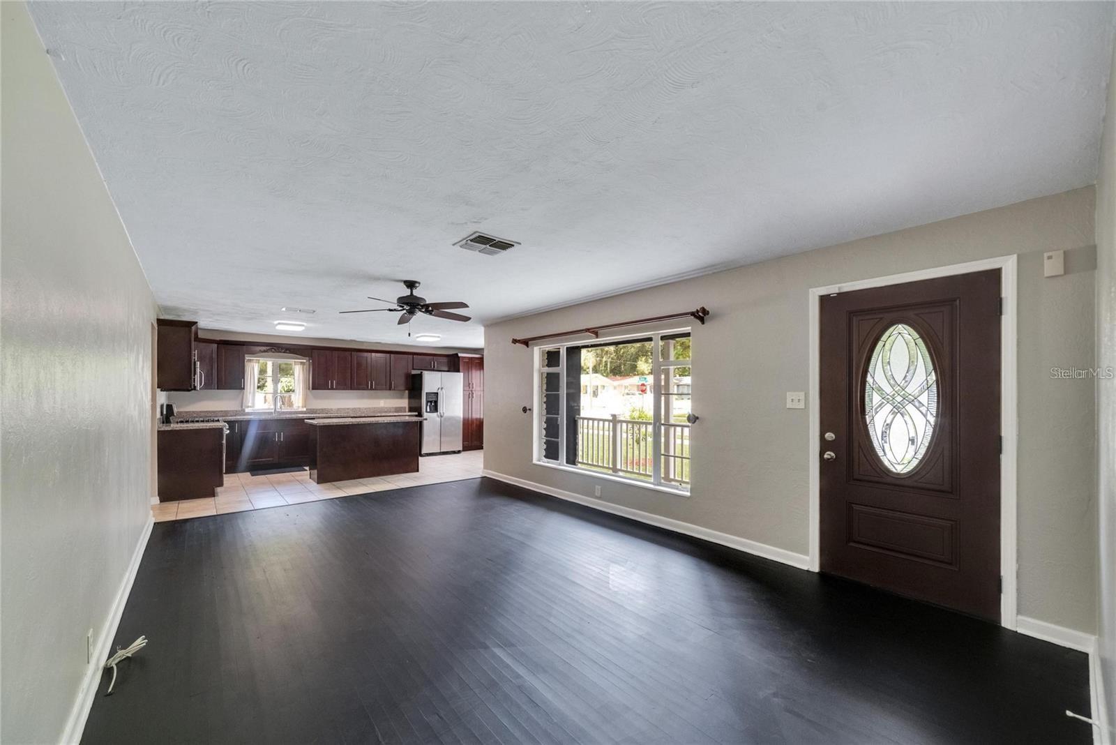 Image 6 of 65 For 6110 Suwanee Avenue
