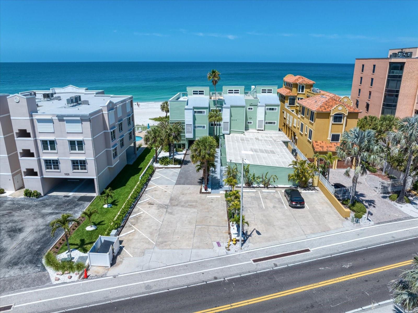 Image 28 of 38 For 19530 Gulf Boulevard 4a