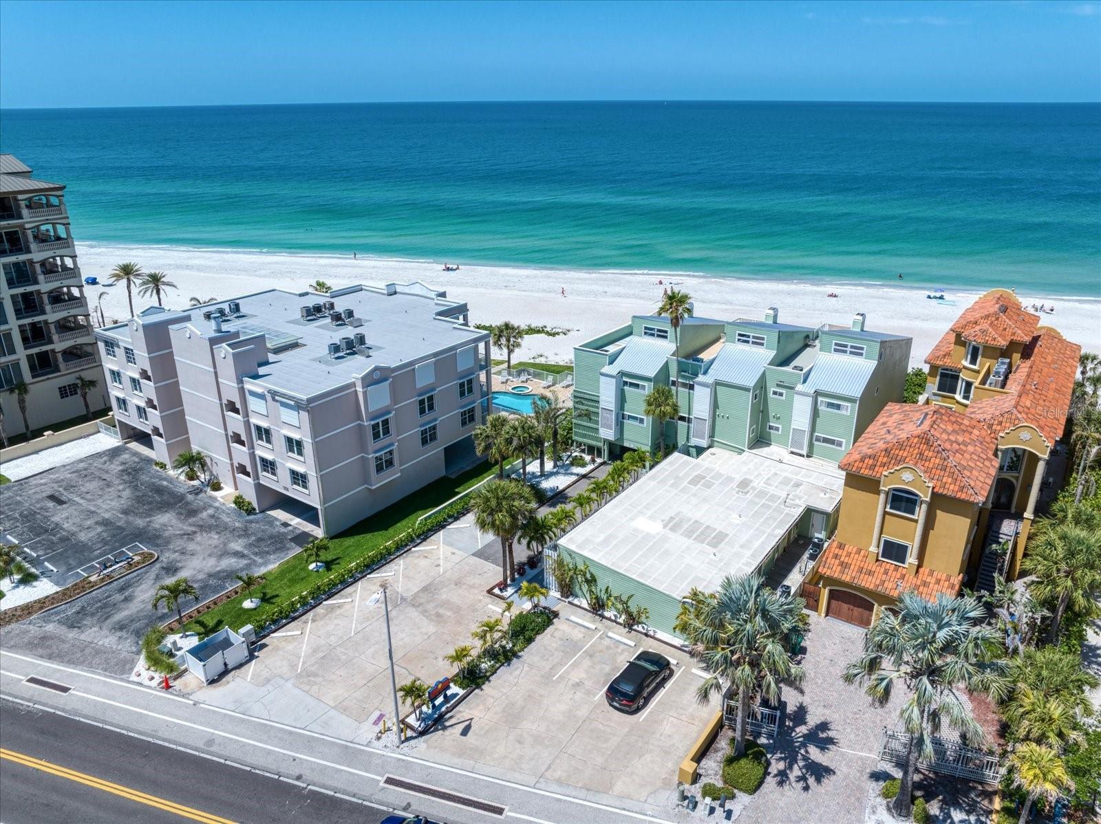 Image 30 of 38 For 19530 Gulf Boulevard 4a