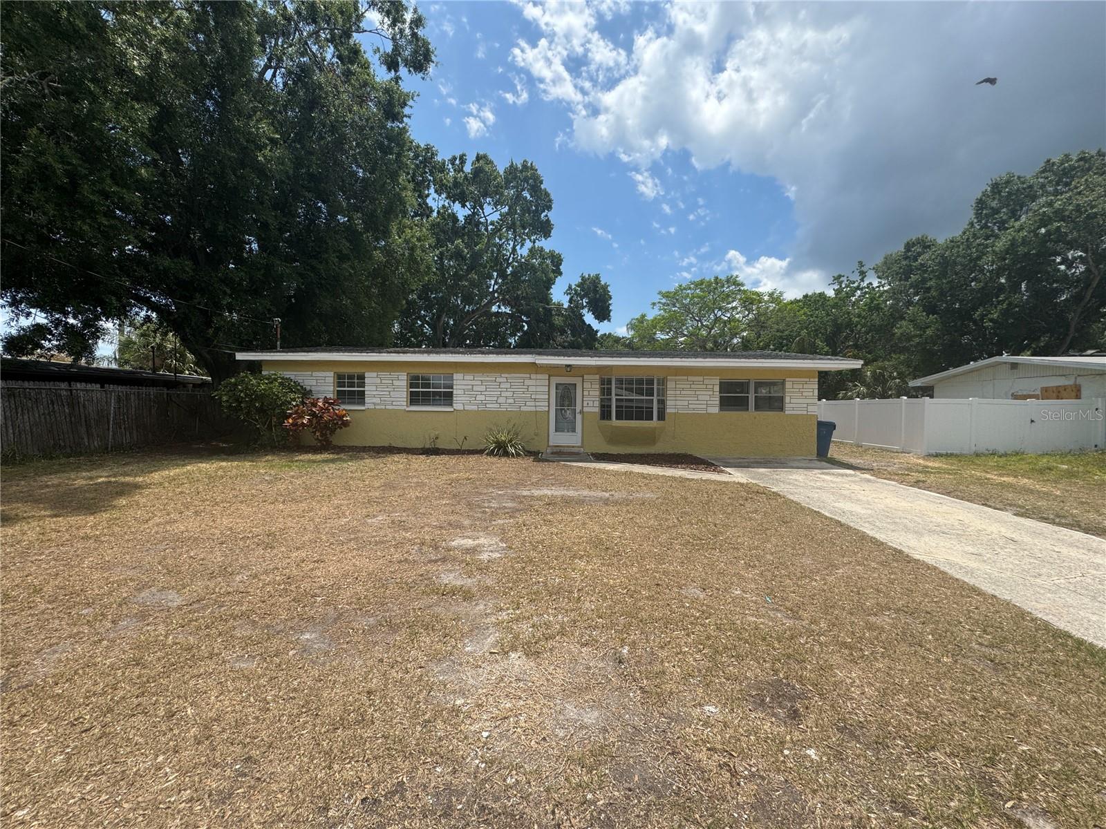 Details for 438 Country Club Drive, OLDSMAR, FL 34677