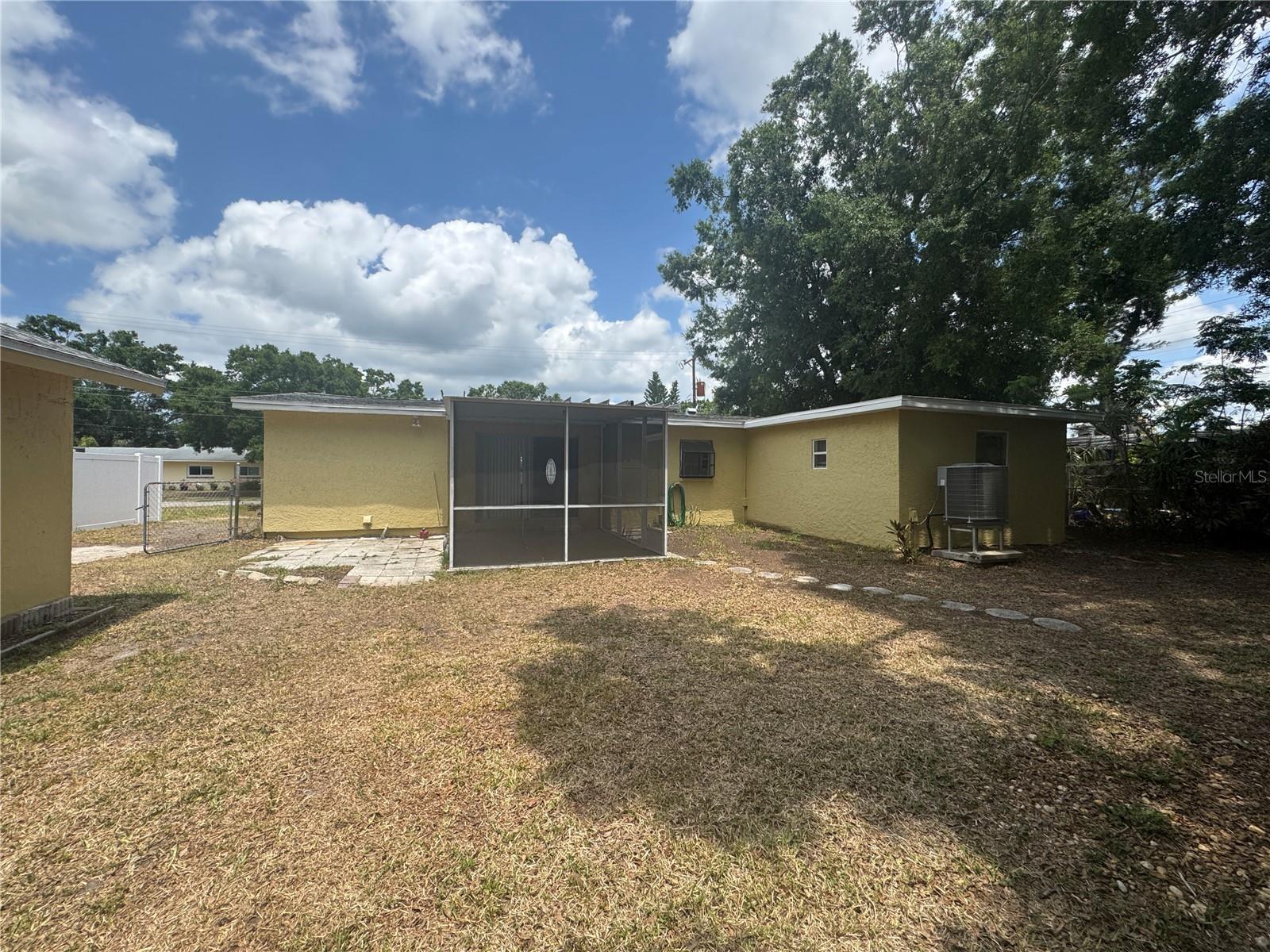 Image 22 of 25 For 438 Country Club Drive