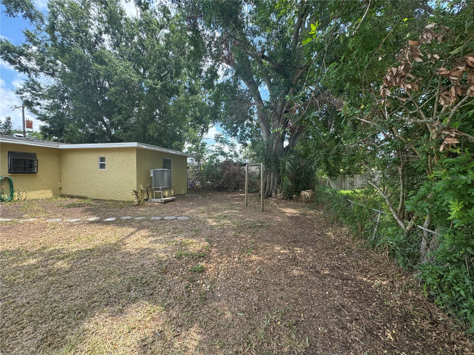 Image 23 of 25 For 438 Country Club Drive
