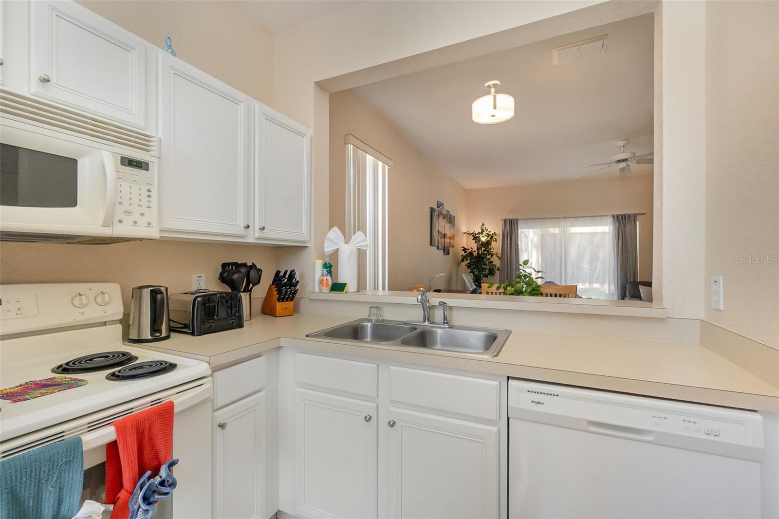 Image 11 of 27 For 140 Napoli Drive Na