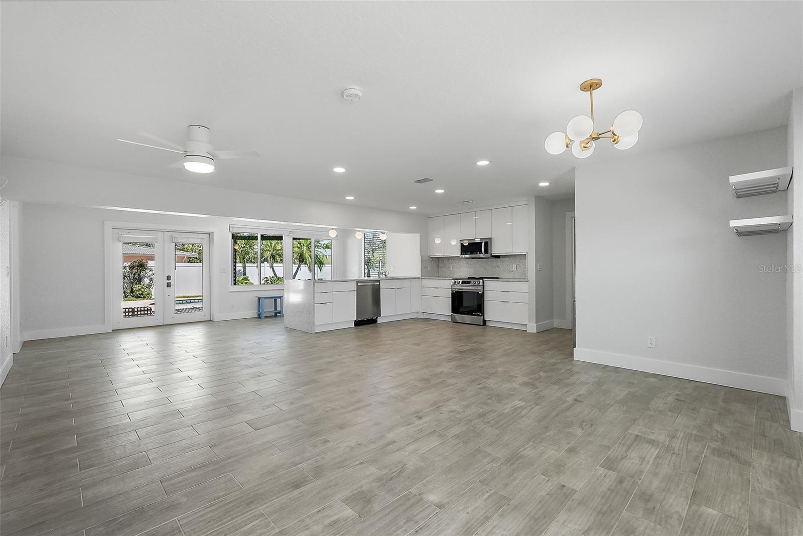 Image 6 of 33 For 3755 Belle Vista Drive E