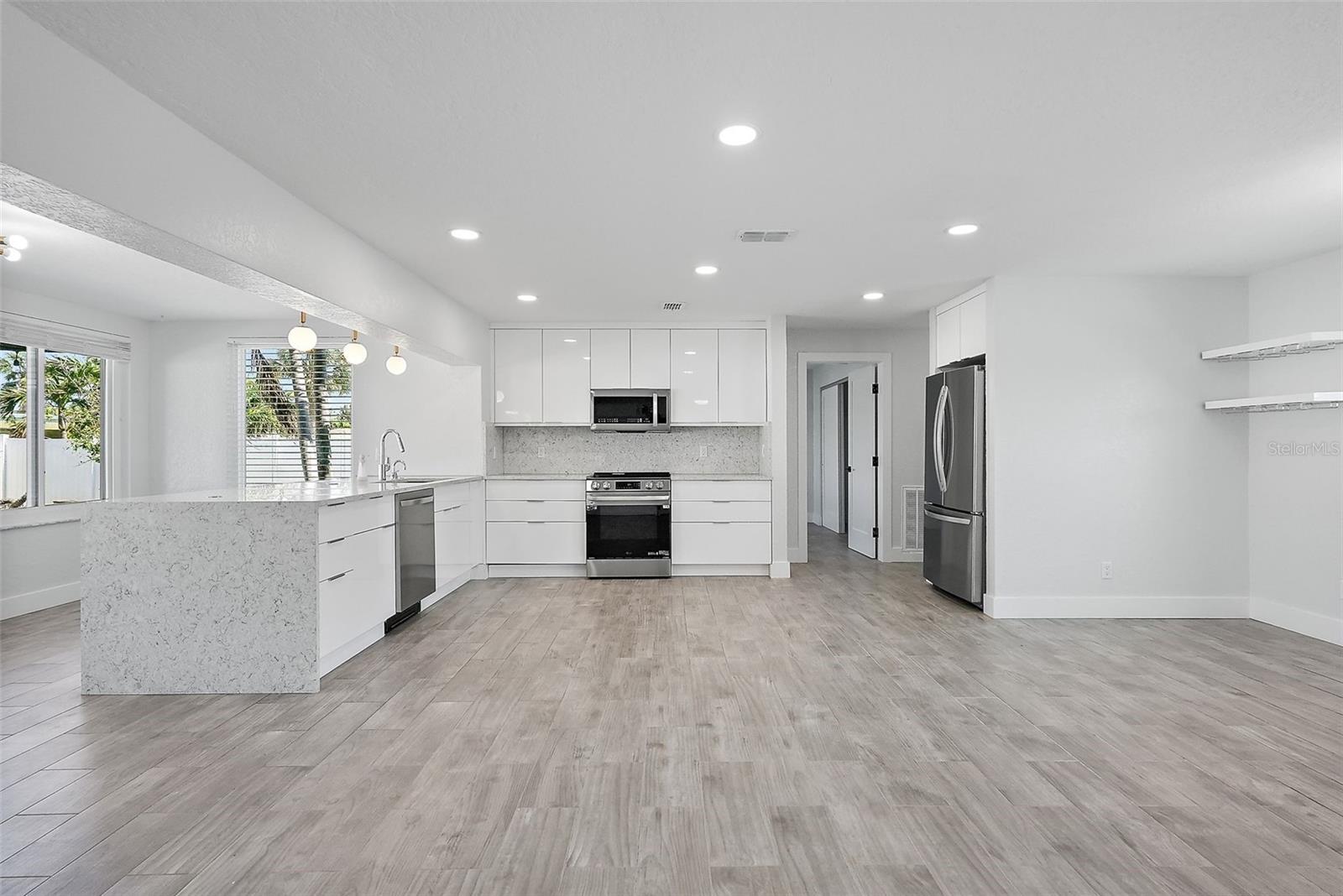 Image 7 of 33 For 3755 Belle Vista Drive E