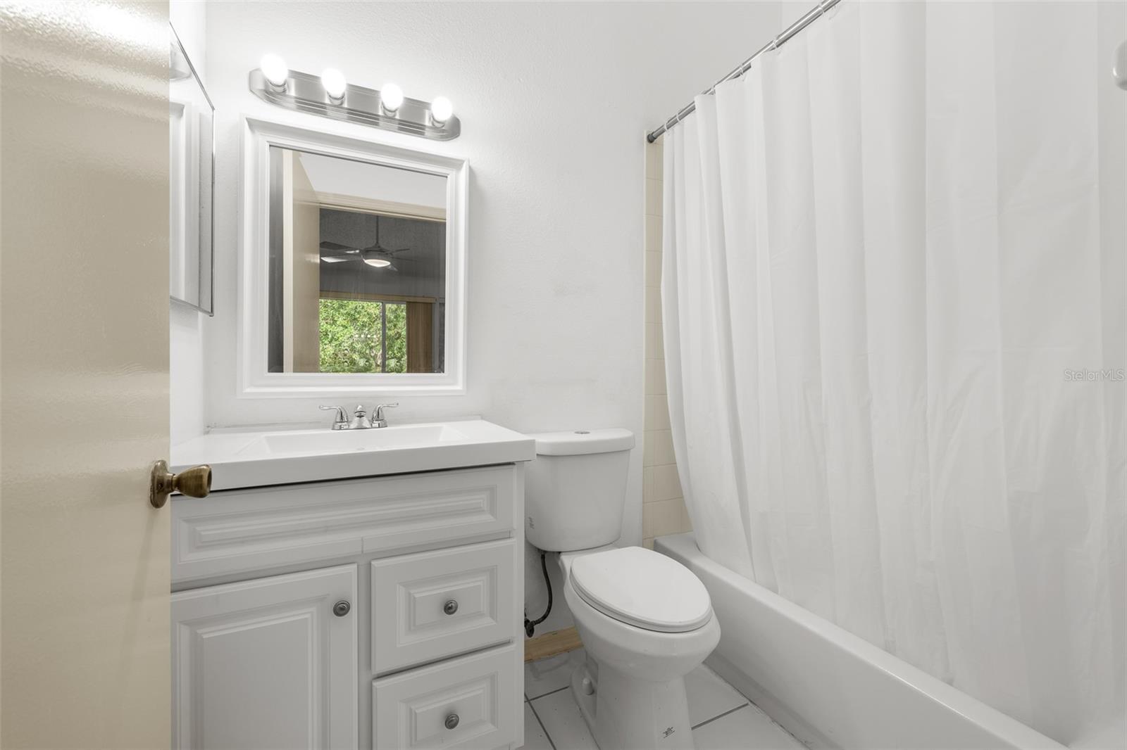 Image 18 of 34 For 8612 Hunters Key Circle