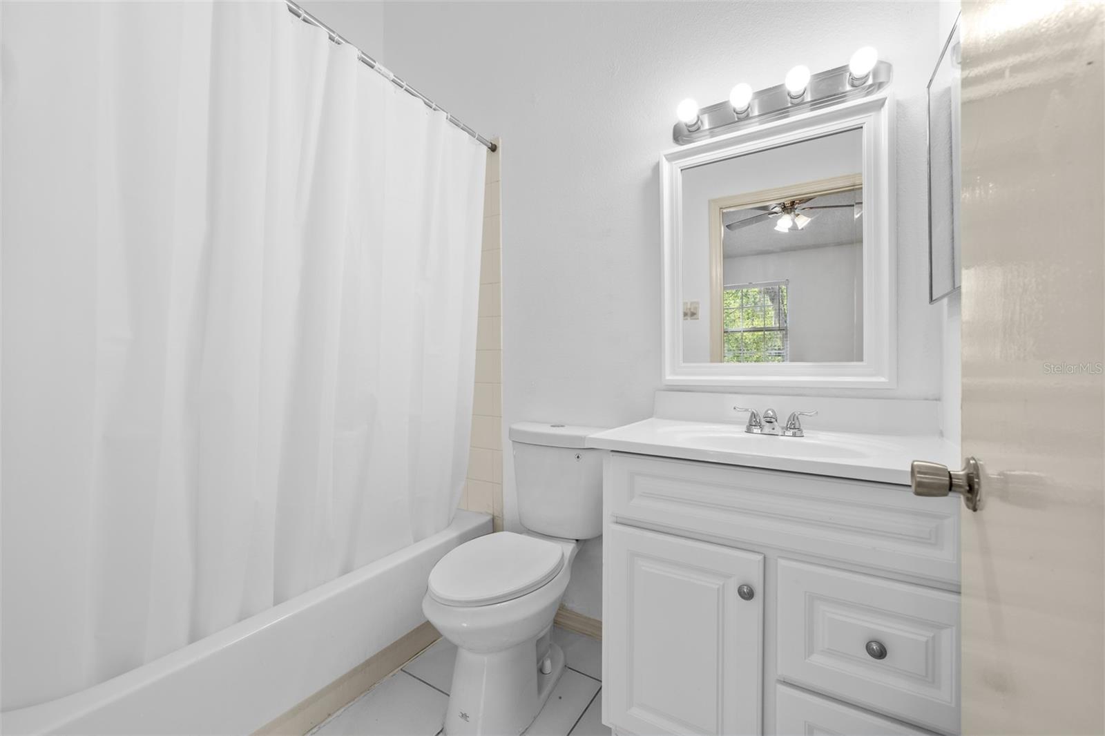 Image 22 of 34 For 8612 Hunters Key Circle