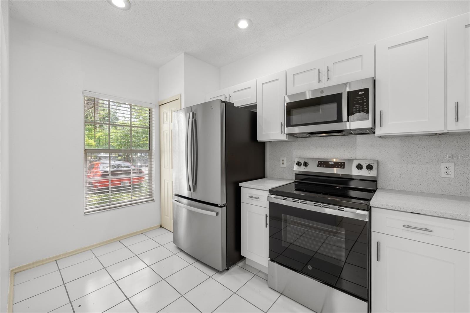 Image 4 of 34 For 8612 Hunters Key Circle