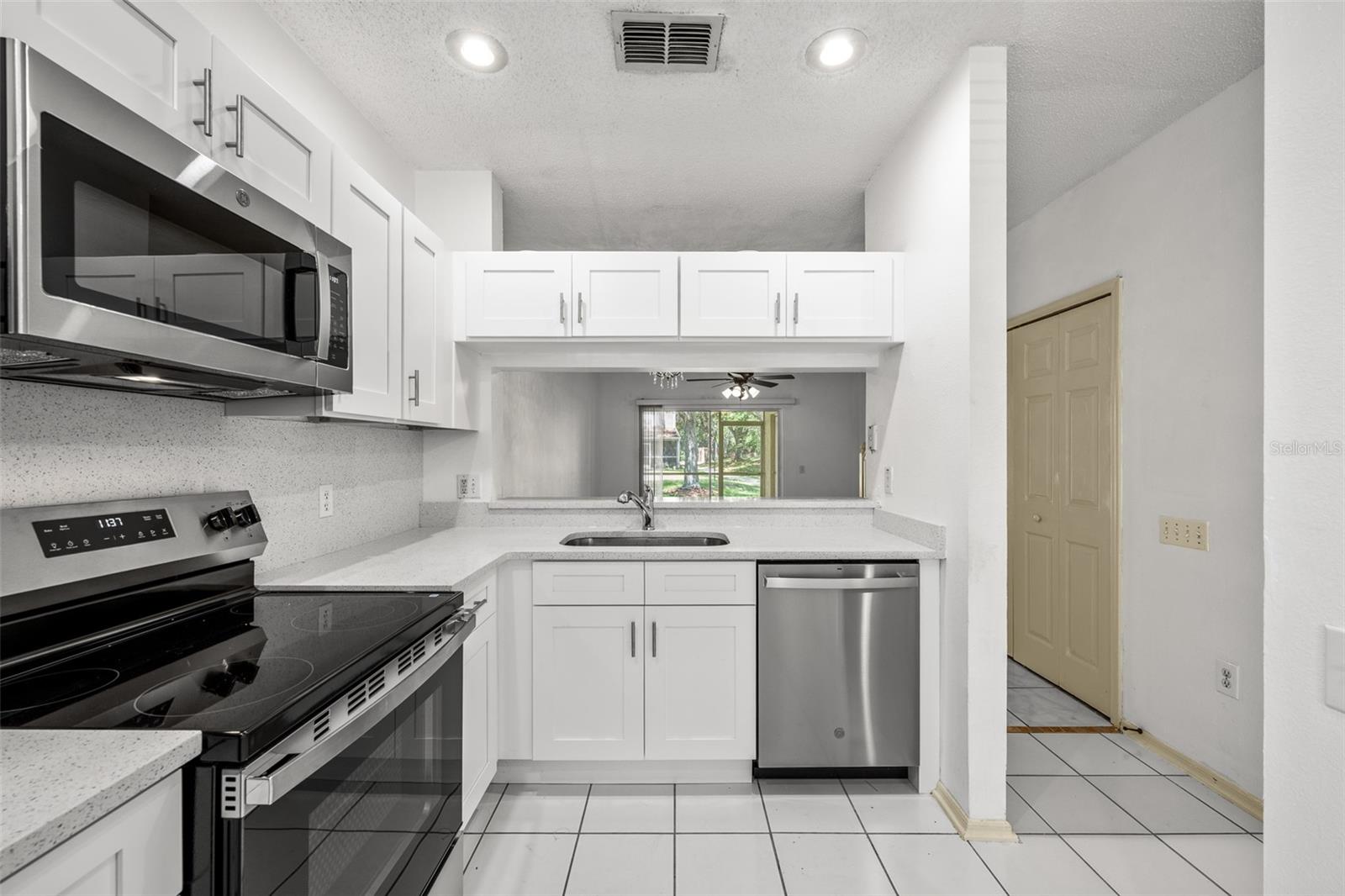 Image 5 of 34 For 8612 Hunters Key Circle