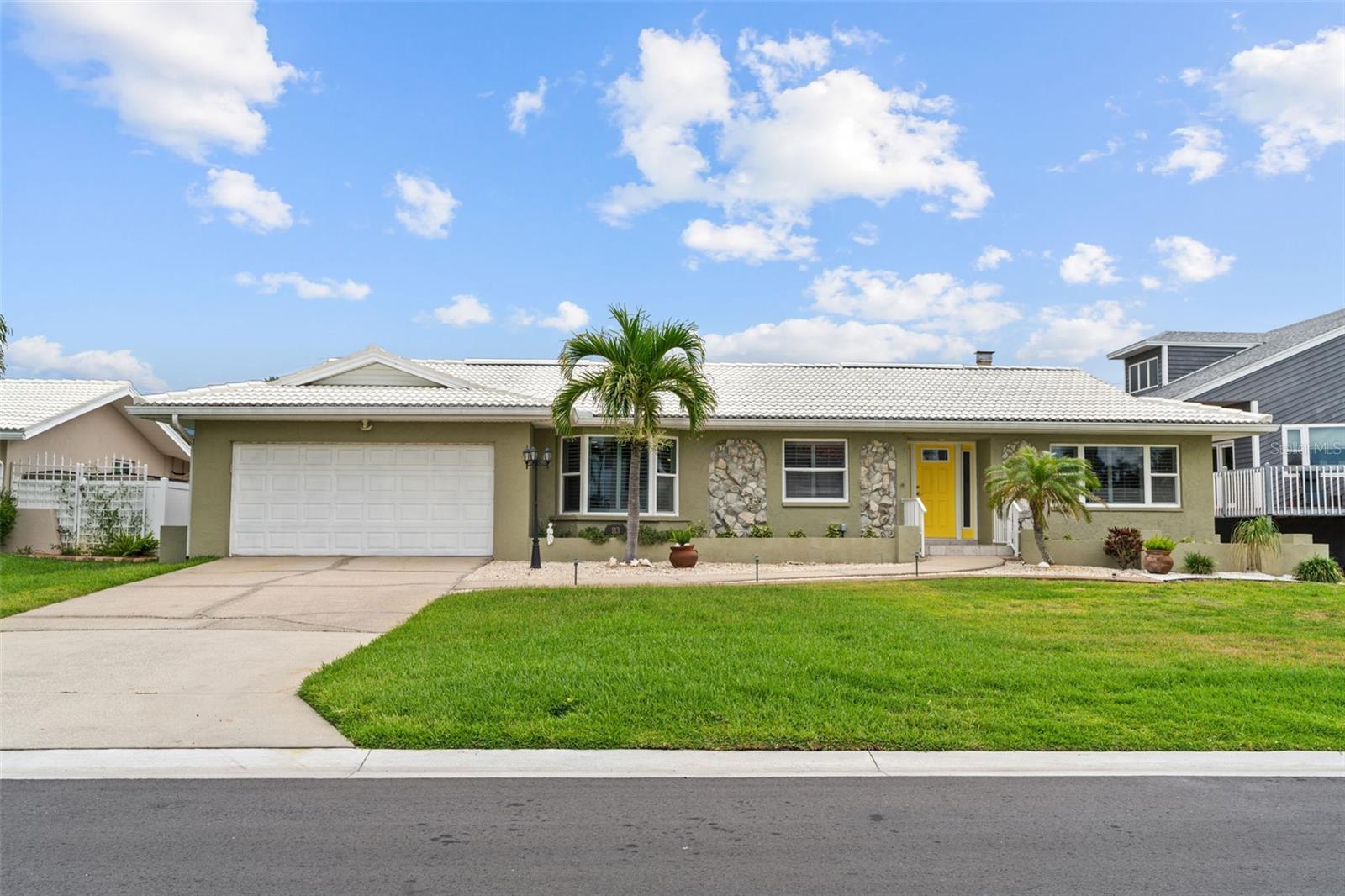 Details for 113 16th Street, BELLEAIR BEACH, FL 33786