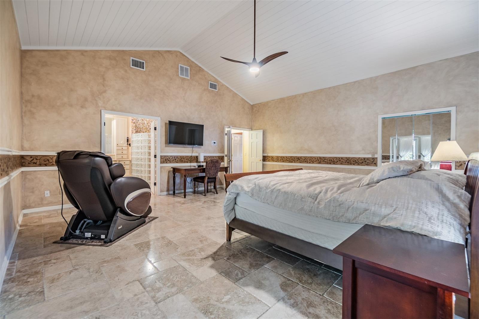 Image 33 of 90 For 2769 St Andrews Boulevard
