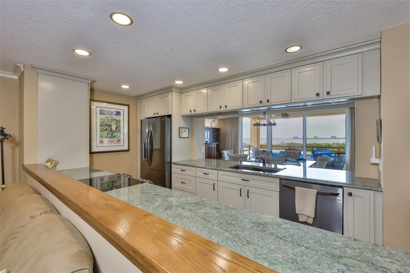 Image 11 of 69 For 5701 Mariner Street 701