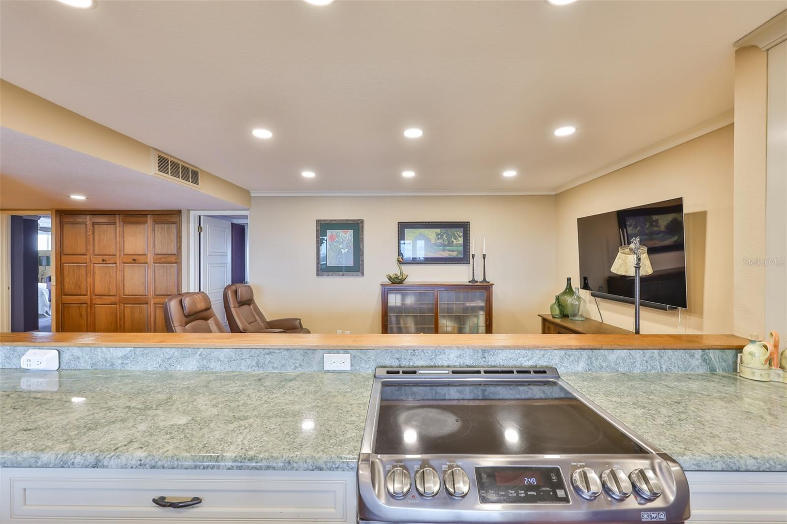 Image 12 of 69 For 5701 Mariner Street 701